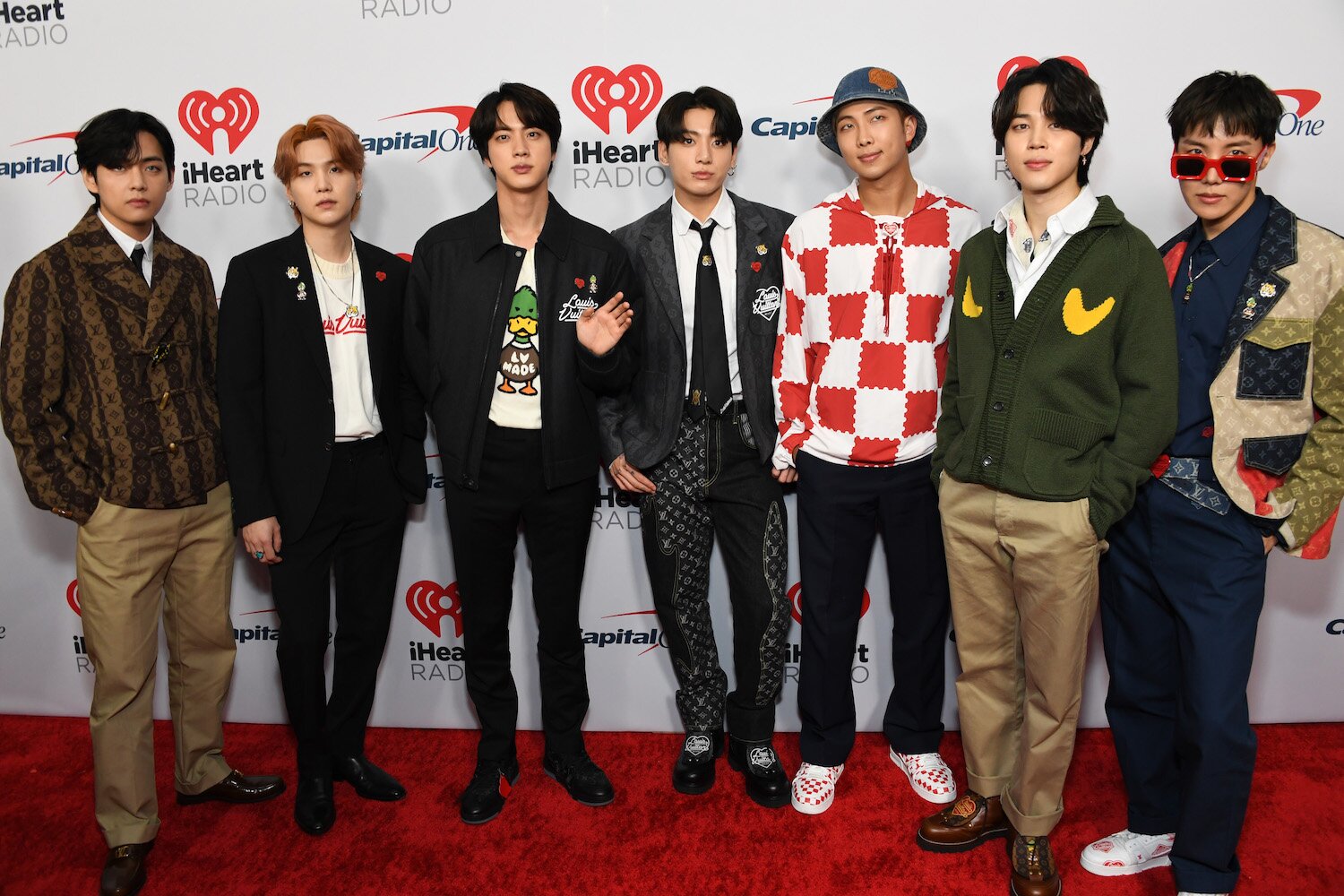 Gadget musicali: 10 idee regalo per chi è superfan dei BTS