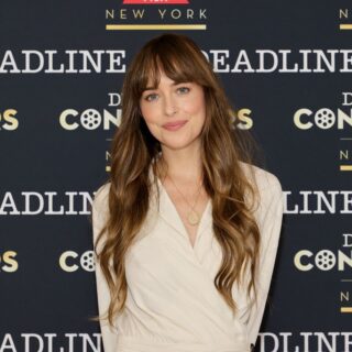 Dakota Johnson sarà Madame Web nello spinoff di Spider-Man e Geoffrey Rush interpreterà Groucho Marx in Raised Eyebrows (2)