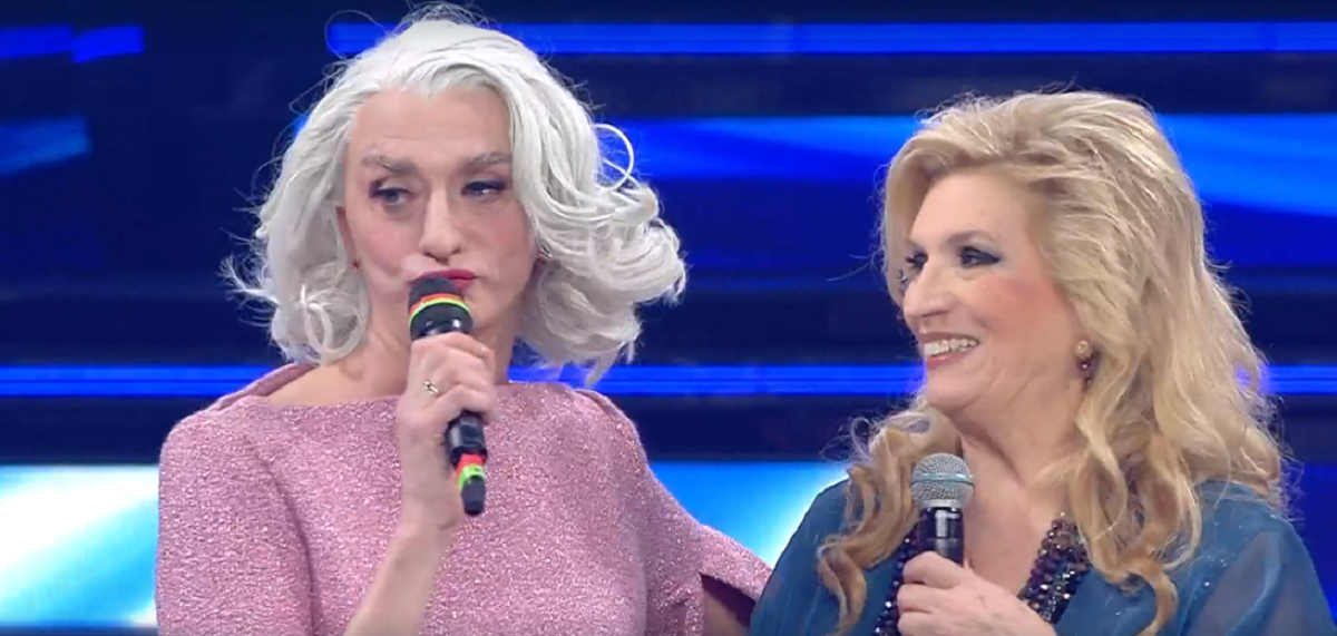 Sanremo 2022, altro che Fiorello e Zalone: la miglior battuta appartiene a Drusilla Foer