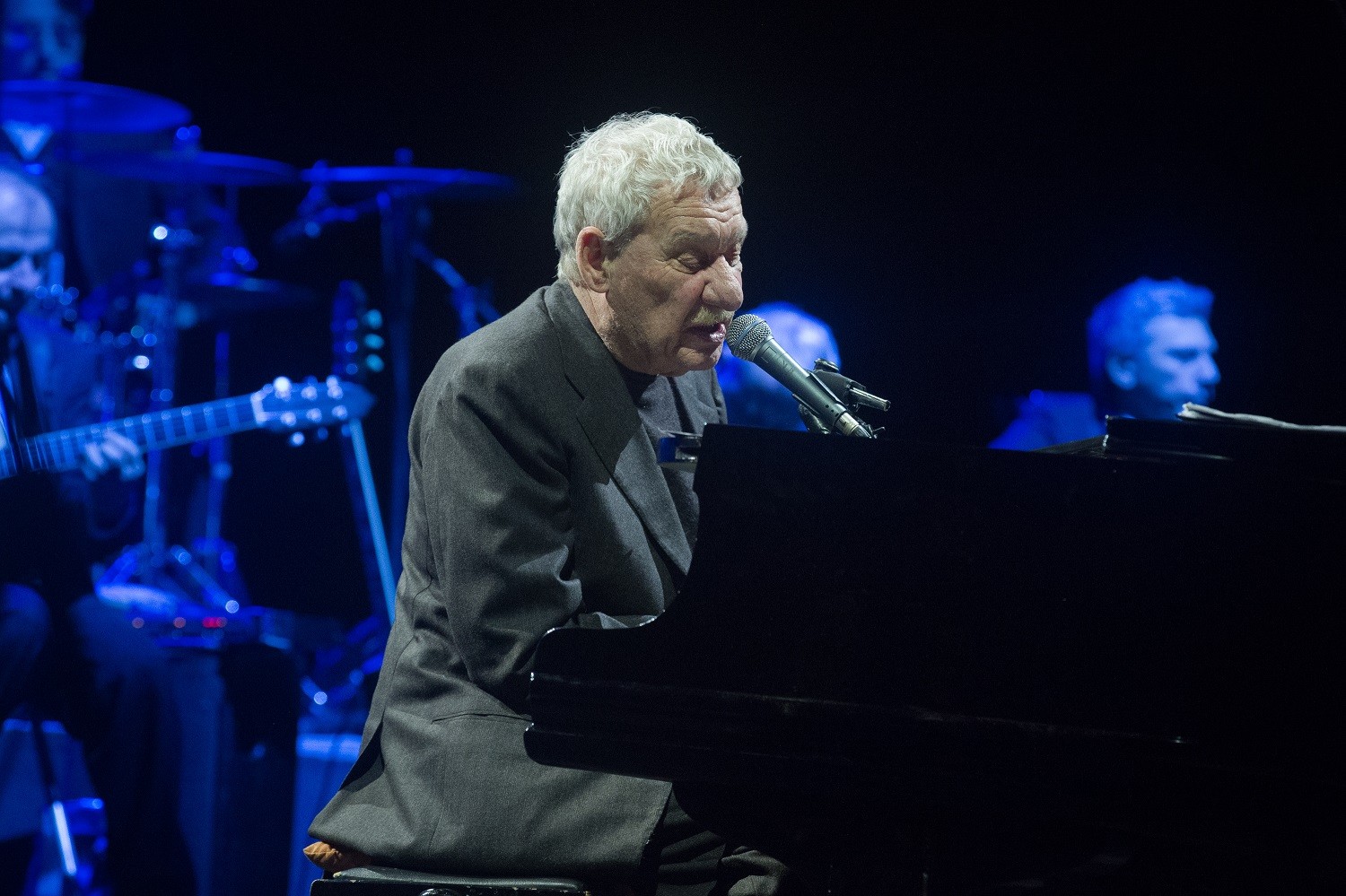 Paolo Conte, Via con me: il film che racconta passioni e canzoni celebri del cantautore stasera su Rai3