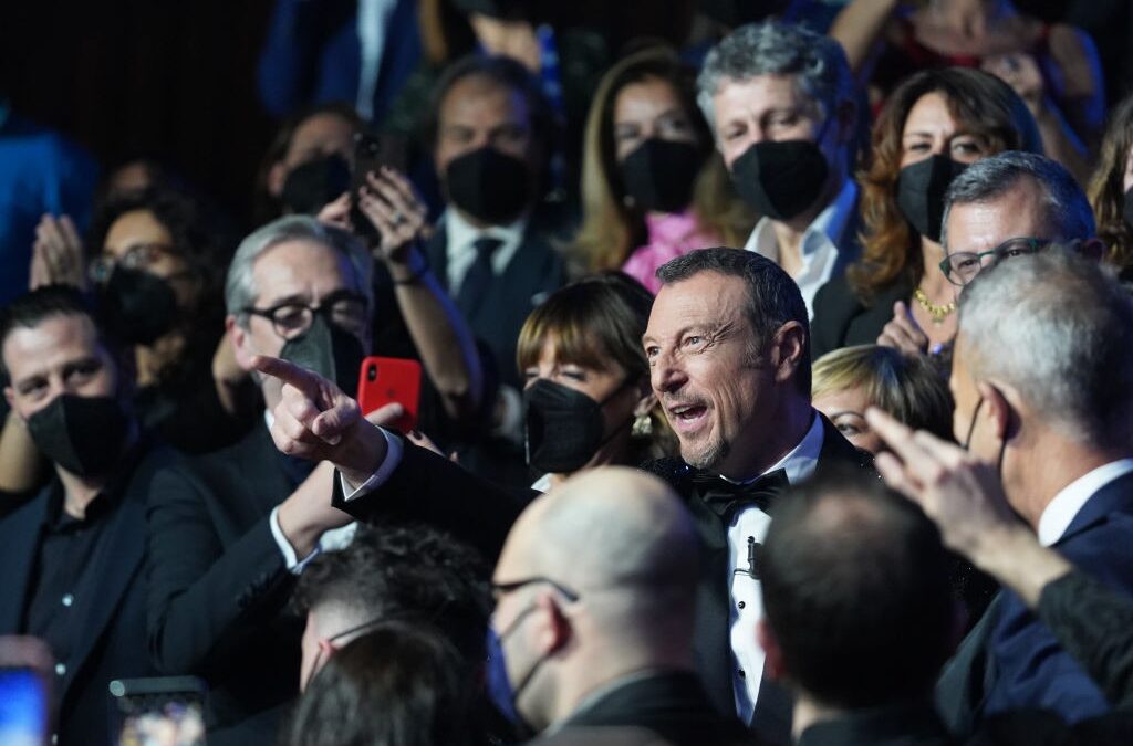 Sanremo 2022, meno è meglio: vince la musica, ma le stonature non mancano (e gli ascolti non giustificano tutto)