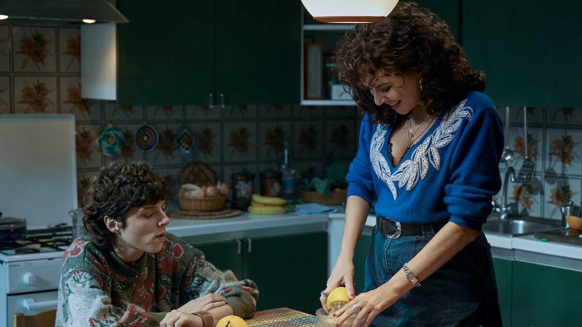 La Vita Bugiarda degli Adulti, la Napoli Sottosopra di Ferrante che fa delle menzogne il suo vero motore: la recensione della serie Netflix