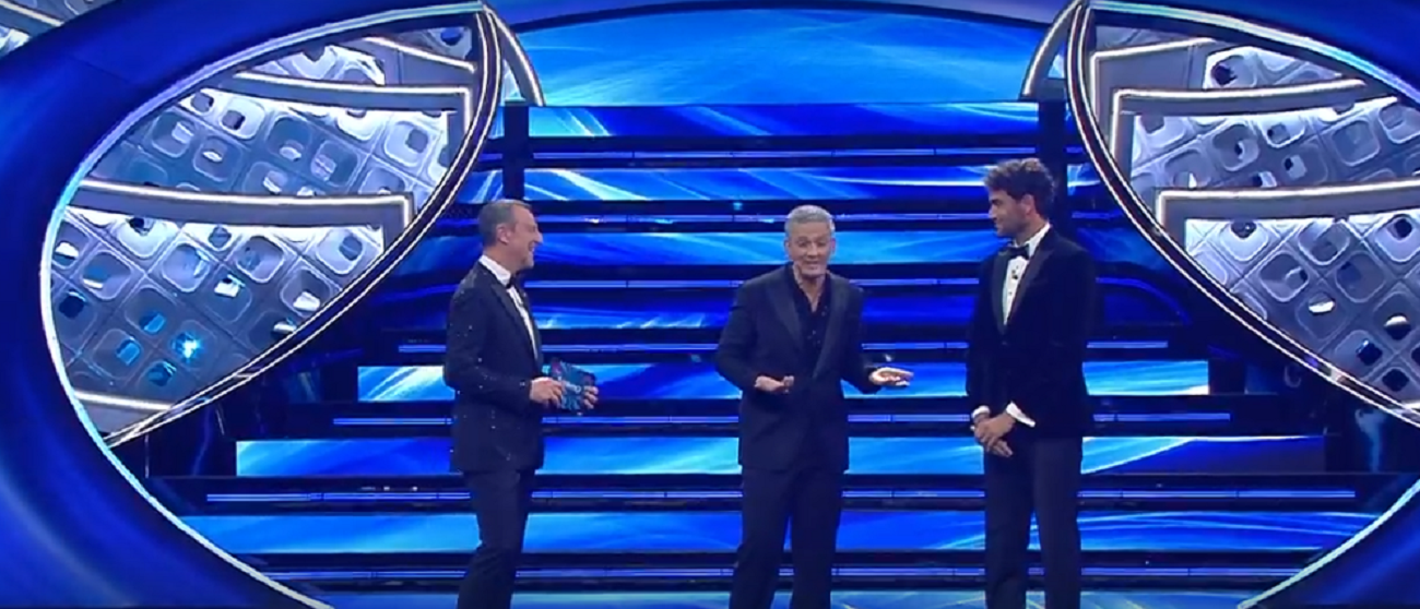 Sanremo 2022, Fiorello scherza con Matteo Berrettini: “Da sex symbol a ex symbol è un attimo”