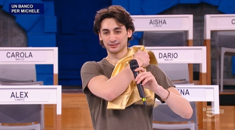 Amici 21, Michele Esposito nuovo ballerino: “Qui per aiutare la mia famiglia” (video)