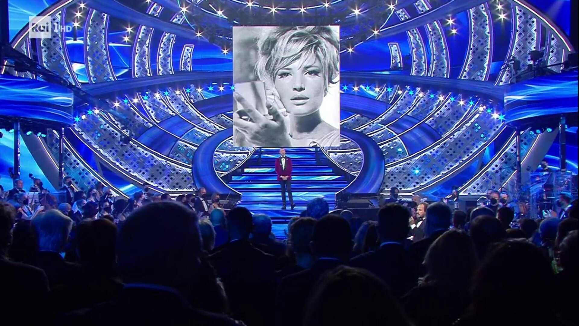 Sanremo 2022, l’omaggio di Amadeus a Monica Vitti: “L’ameremo per sempre”
