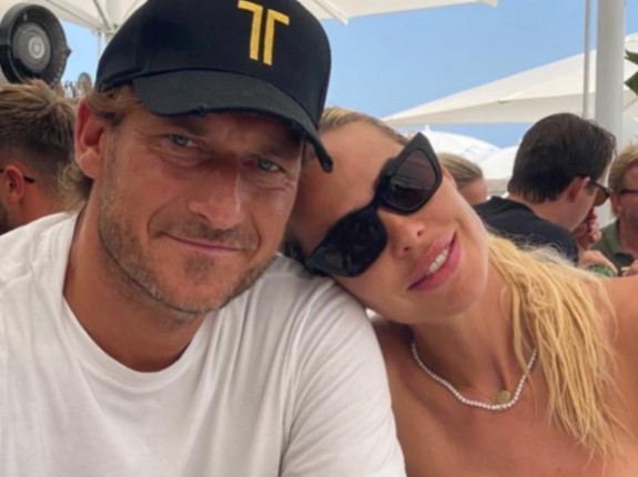 Blob si accoda al gossip Totti-Blasi e dedica una puntata alla coppia ‘scoppiata’