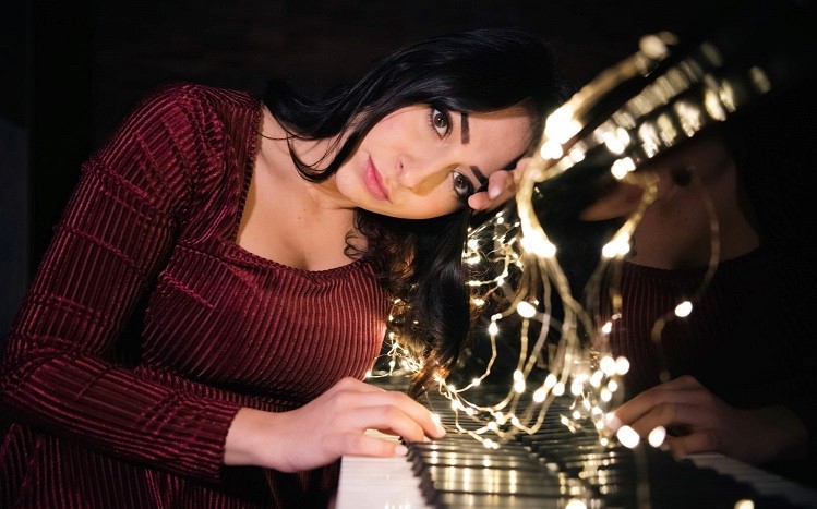 Veronica Perseo, da Tali e Quali al nuovo singolo “Ricomincio da me” (intervista video)