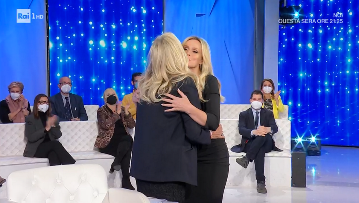 La tv della domenica e delle tensioni nascoste (mica tanto) – La replica di Mara Venier