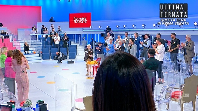Uomini e Donne: standing ovation per Alessandro Rausa (video)