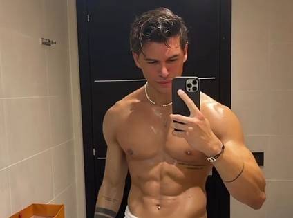 Antonio Medugno e Alex Belli: lite social dopo finta paparazzata? (video)