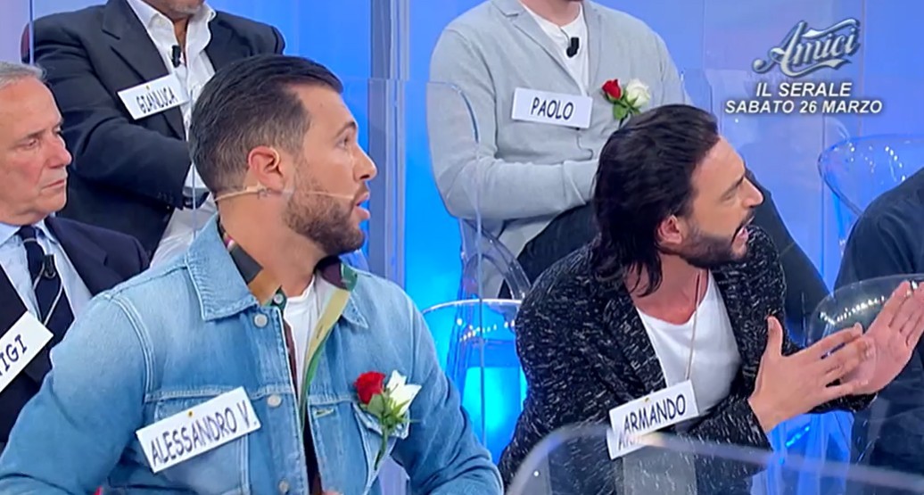 Uomini e Donne, Armando avverte Ida: “Alessandro ti sta utilizzando” (video)