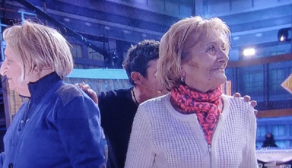 Avanti un Altro non taglia ancora. Ma stavolta è un omaggio alla costumista Eliana