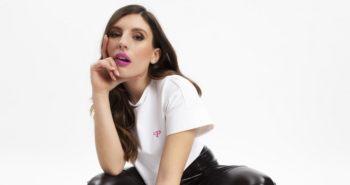 Ditonellapiaga, Miss Italia esce oggi: il disco che ha già un caso legale, un’identità da difendere e qualcosa da dire sull’essere donna in Italia