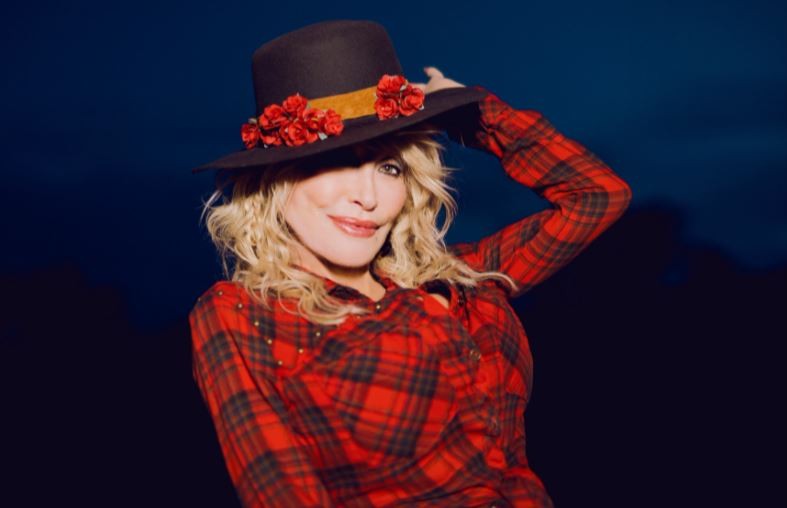Rock & Roll Hall of Fame 2022, Dolly Parton ringrazia per la nomination ma si ritira