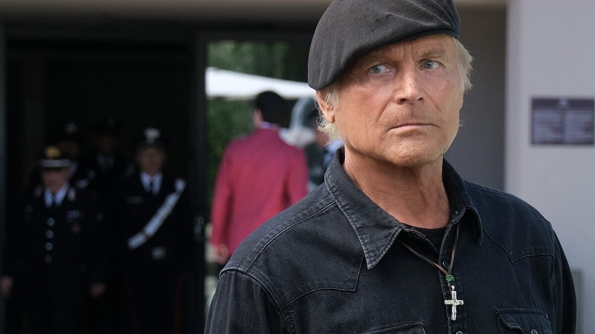 Ascolti tv giovedì 28 luglio 2022: Su tutti c’è Don Matteo 12 (13.77%), segue Scappo a casa (10.91%), Tim Summer Hits al 10%