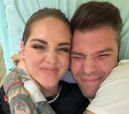 Fedez dimesso dall’ospedale: il messaggio di Mark Hoppus dei Blink 182