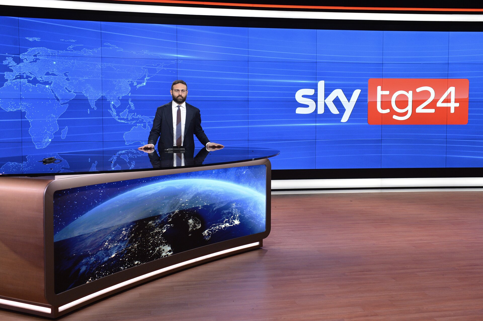 Sky Tg24 apre le porte del nuovo studio: tg e approfondimenti da uno spazio rinnovato