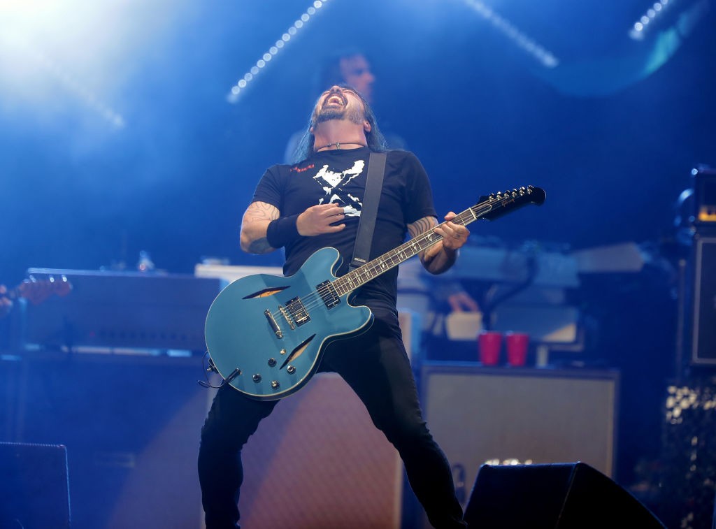 Foo Fighters, tour 2022 annullato dopo la morte di Taylor Hawkins (info rimborso biglietti 12 giugno a Milano)