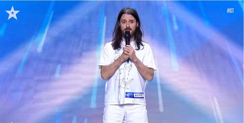 Bello Bello, Martelli: ascolta la canzone, hit virale (testo e audio)