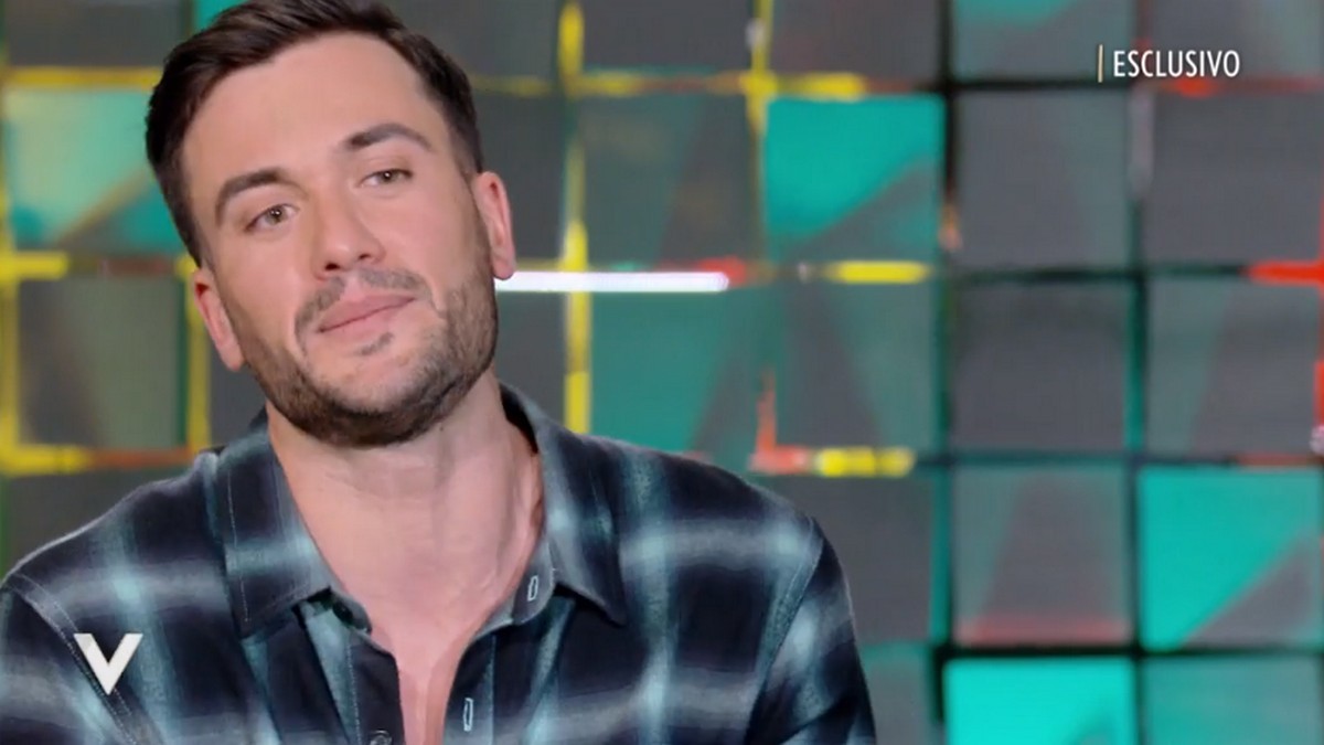 Pierpaolo Pretelli a Verissimo: “A Mediaset c’è aria fresca, io ho ringiovanito Rai1”. Venier: “Porello”. Poi il chiarimento