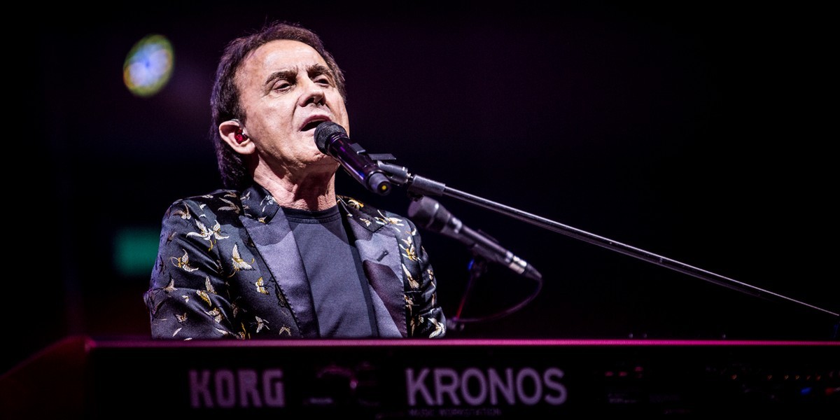 Roby Facchinetti positivo al COVID-19: le nuove date del Symphony Tour