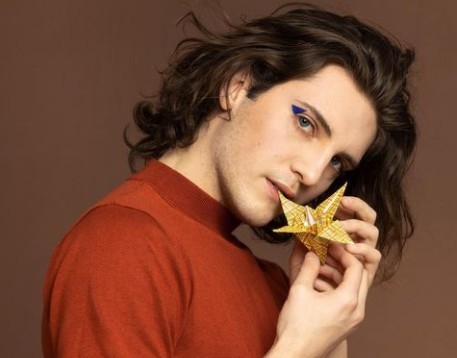 Tommaso Stanzani, Origami testo, video e significato della nuova canzone dell’ex ballerino di Amici
