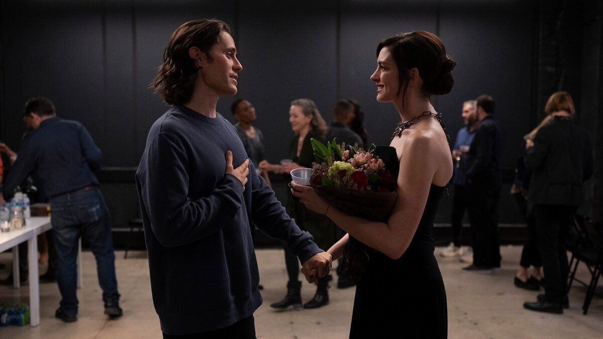 WeCrashed su Apple Tv+, Jared Leto e Anne Hathaway all’inseguimento del sogno americano