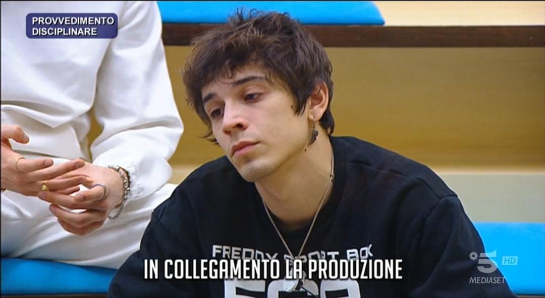 Amici 2022, provvedimento disciplinare per tutti gli allievi a causa di infrazioni del regolamento di Alex e Sissi (video)
