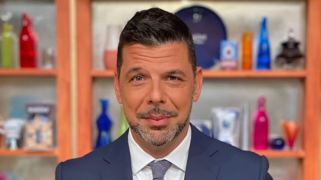 Salvo Sottile, bestemmia sul profilo Facebook contro Elly Schlein. Poi le scuse del social media manager