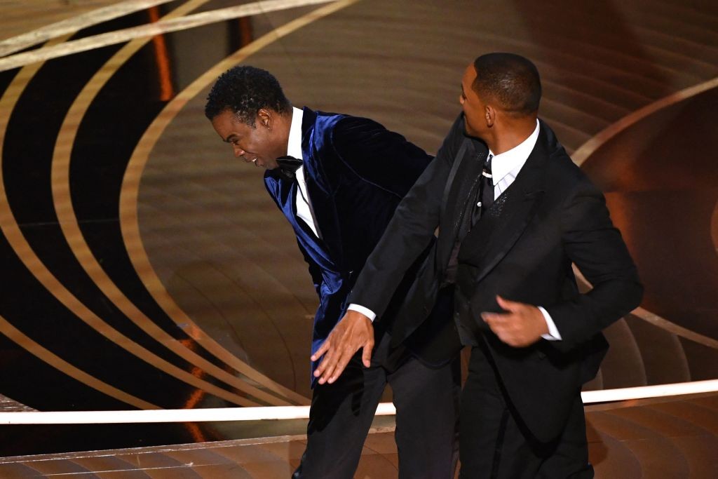 Will Smith chiede scusa a Chris Rock per lo schiaffo agli Oscar 2022