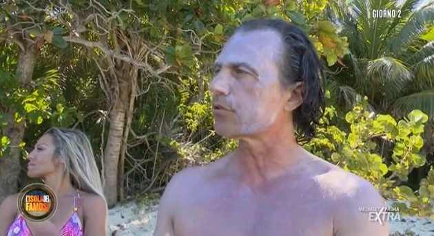 L’Isola dei Famosi 16: è scontro tra Floriana Secondi e Antonio Zequila (video)