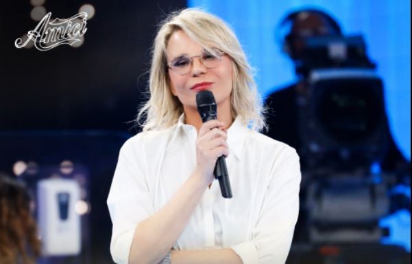 Amici 2022 serale, quarta puntata 9 aprile, Aisha e Crytical eliminati