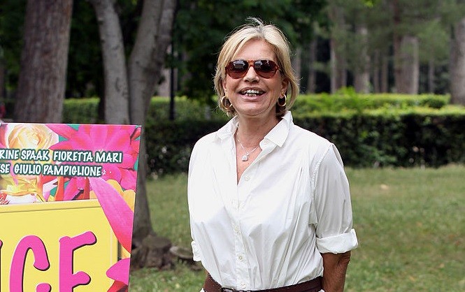 L’esercito del surf, Catherine Spaak: ascolta la canzone (testo e audio)