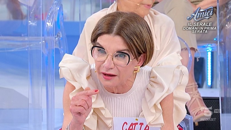 Uomini e Donne, Catia Franchi contro Biagio: “Sei un personaggio finto. Lavoro dalla mattina alla sera” (video)