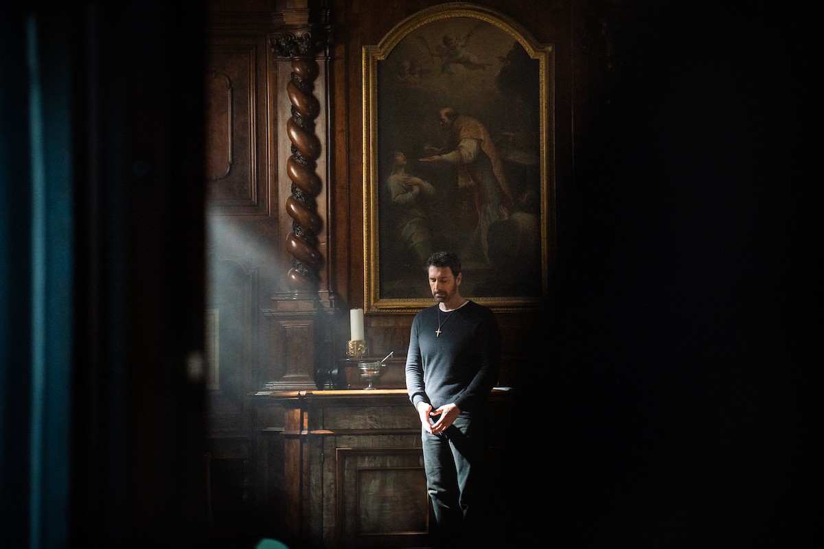 Come finisce Don Matteo 13? Svelato il mistero su don Massimo
