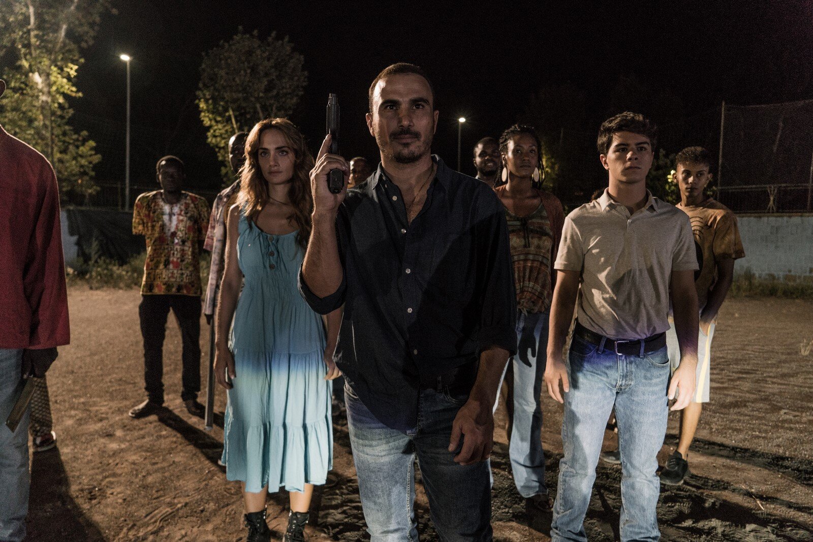 Un mondo in più: foto e poster del film con Francesco Di Leva e Renato Carpentieri
