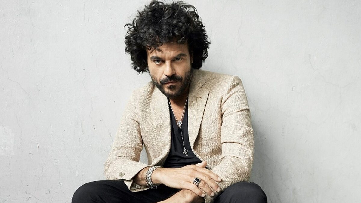 Francesco Renga, Estate 2022 è il tour estivo: date e biglietti