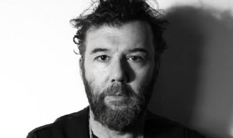 Paolo Vallesi, “IoNoi” i due album per i 30 anni di carriera tra inediti e successi rivisitati in duetto (da Gigi D’Alessio a Gianni Morandi)
