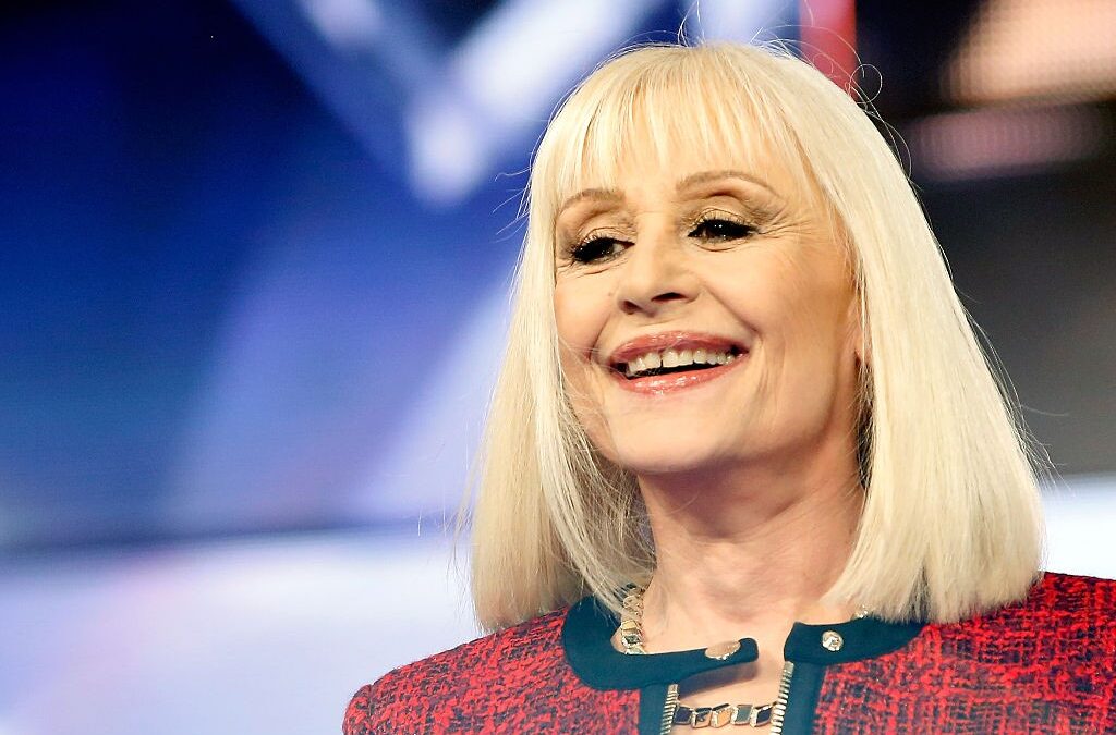 “Fiesta!” lo show di Raffaella Carrà viene rinviato?