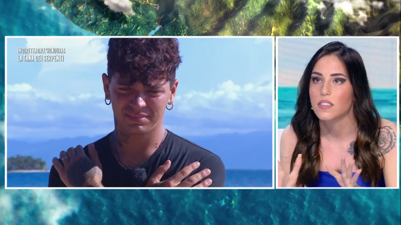 L’Isola dei Famosi 2022: Blind si gioca una ricompensa per parlare con la fidanzata Greta