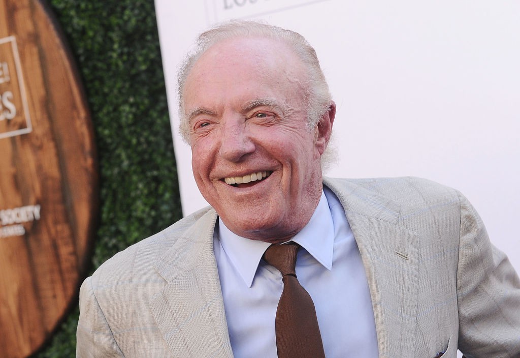 James Caan, Morena Baccarin e Pierce Brosnan nel thriller d’azione “Fast Charlie”