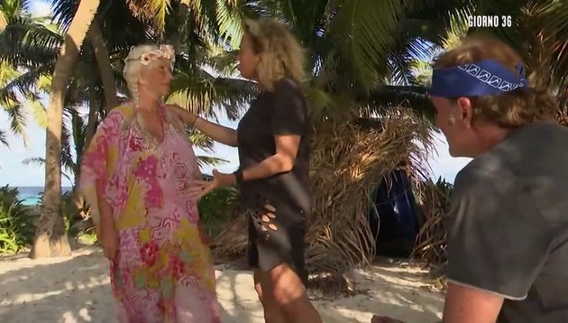 L’Isola dei Famosi 16, Lory Del Santo a Ilona Staller: “Sei la donna del nord con il cuore di ghiaccio” (video)