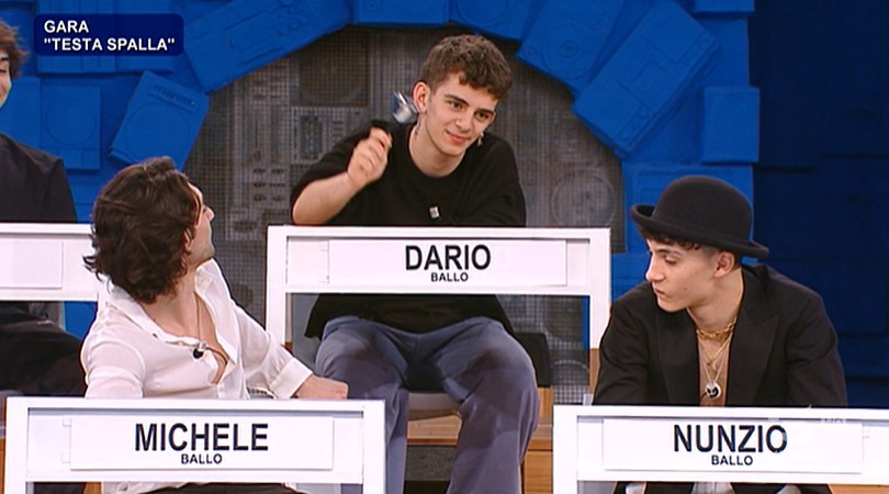 Amici 21: Nunzio e Sissi perdono la gara ‘Testa Spalla’ e diventano maggiordomi per una settimana