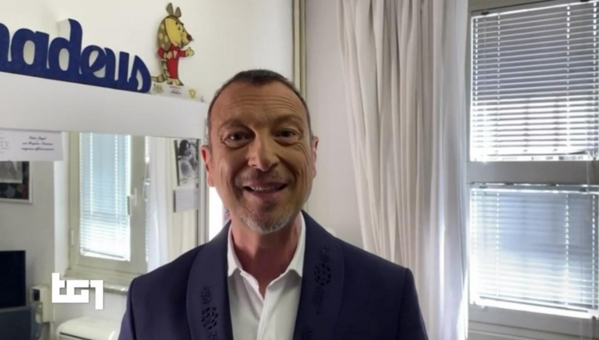 Sanremo 2023, Amadeus annuncia le date: il Festival si terrà dal 7 all’11 febbraio