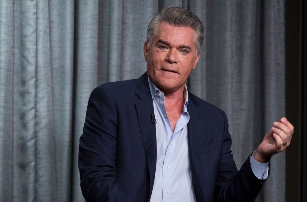 E’ morto Ray Liotta: 10 film, citazioni e curiosità per ricordare l’attore di “Quei bravi ragazzi”
