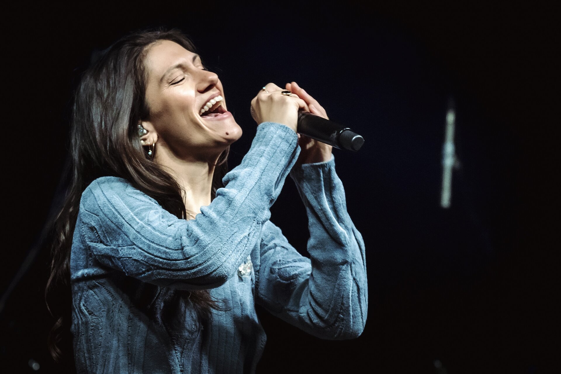 Elisa in concerto a Torino: rinviate le date del 16 e 17 dicembre 2022, ecco l’annuncio