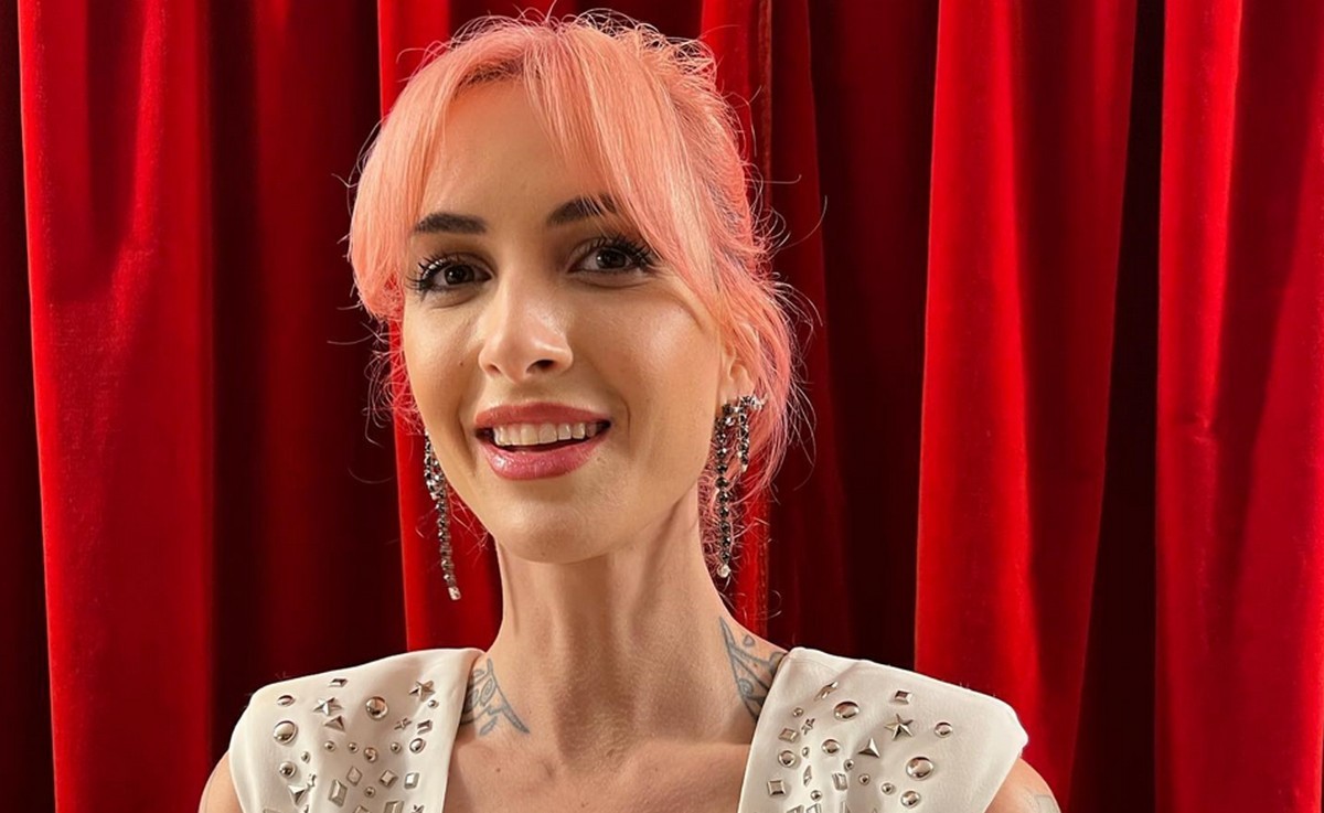 Ema Stokholma: “Mi piace l’Eurovision, è divertente e nessuno si prende troppo sul serio. Francesi a parte!”