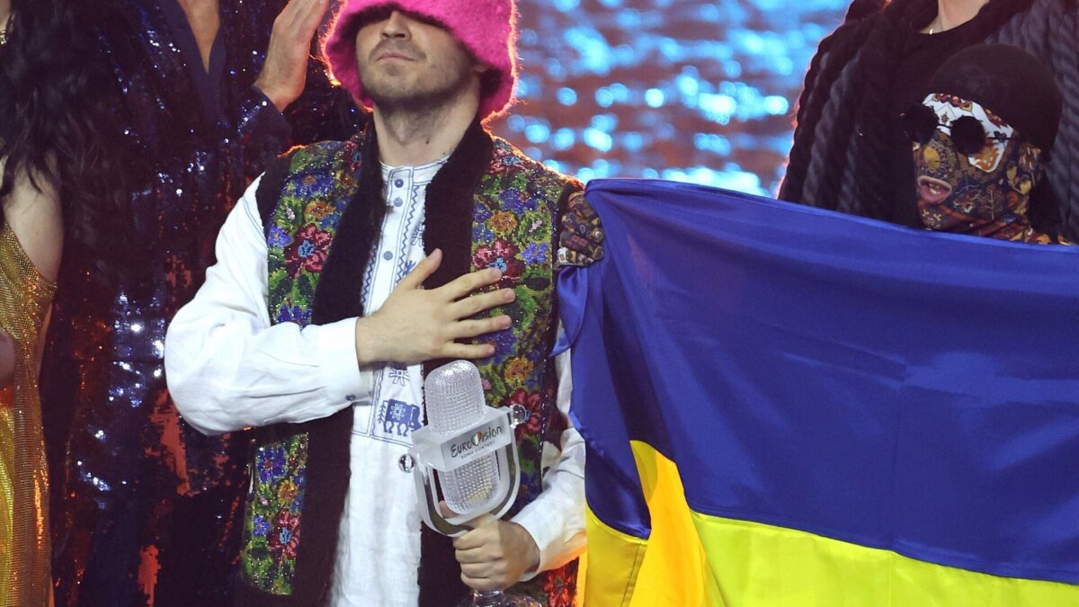 Eurovision 2022, la Kalush Orchestra vende il trofeo per comprare droni: EBU non commenta