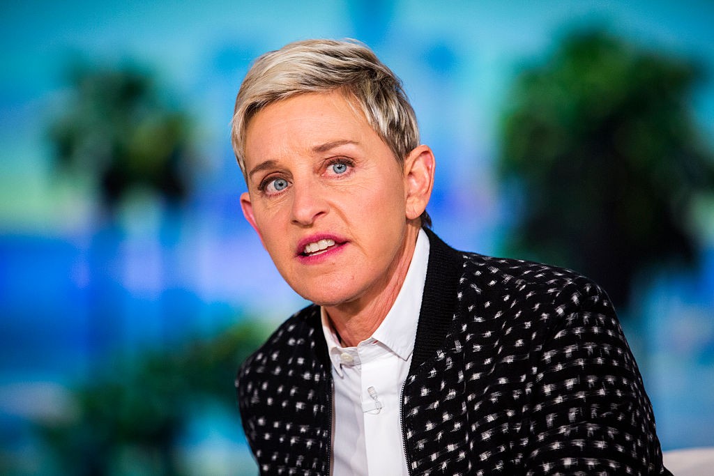 Ellen DeGeneres ricorda l’ex compagna scomparsa Anne Heche: “Questo è un giorno triste”