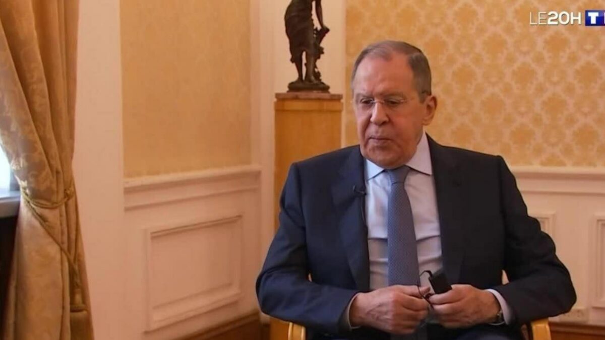 Lavrov intervistato dalla tv francese. Giuseppe Brindisi attacca: “Un mese fa tutti scandalizzati”